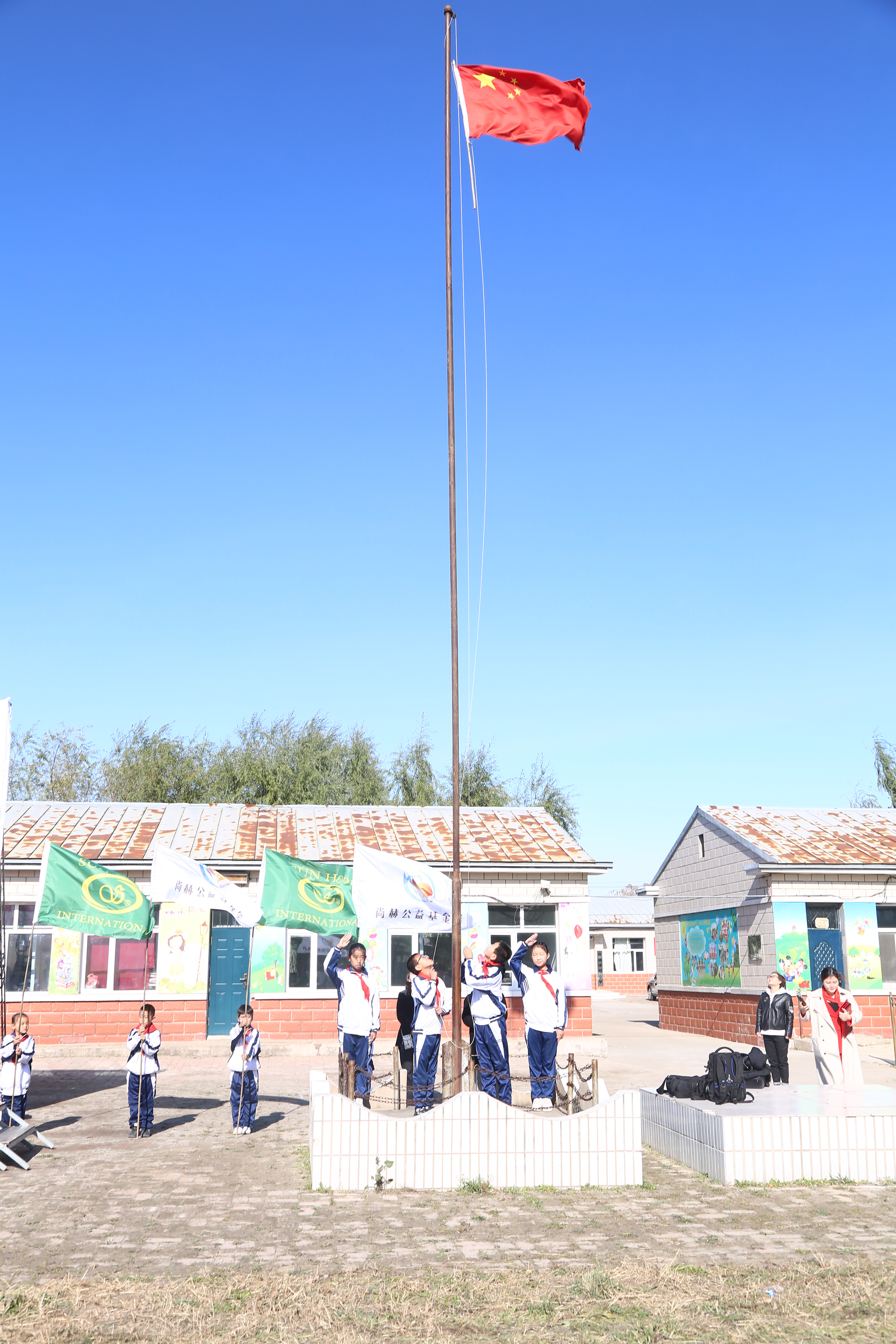 第194所 杜尔伯特蒙古族自治县铁东雷火官方端网站徐超小学